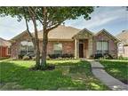 Single Family Residence, Traditional - Frisco, TX 10809 River Oaks Dr