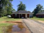 Home For Sale In Bay Minette, Alabama