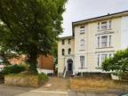 Kingston upon Thames, Kingston upon. 2 bed apartment for sale -