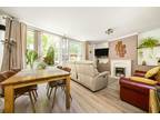 Farlington Place, Roehampton 3 bed apartment for sale -
