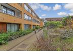 Whytecliffe Road South, Purley, Surrey 2 bed apartment for sale -