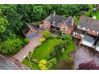 5 bedroom detached house for sale in Coton Lane, Tamworth, B79