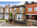Northcote Road, St Margarets 1 bed apartment for sale -