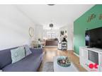 Ingrebourne Avenue, Romford RM3 1 bed flat for sale -