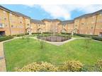 Heath Court, Stanley Close, Eltham, SE9 2 bed flat to rent - £1,650 pcm (£381