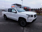 2023 Nissan frontier White, new