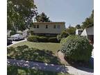 Flat For Rent In Levittown, New York