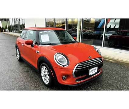 2021 MINI Hardtop 2 Door Oxford Edition is a 2021 Mini Hardtop Hatchback in Huntington Station NY