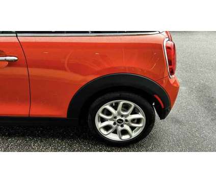 2021 MINI Hardtop 2 Door Oxford Edition is a 2021 Mini Hardtop Hatchback in Huntington Station NY