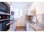 3 Bedroom Flat to Rent in Picton Place