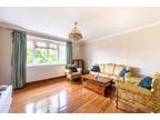 3 Bedroom Flat for Sale in St Charles Square
