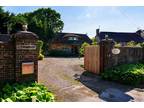 4 bedroom detached house for sale in Brighton Road, Henfield, BN5
