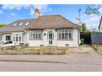 South Avenue, Chingford, E4 2 bed semi-detached bungalow for sale -