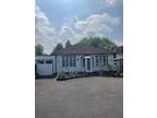 Warwick Road, Solihull, West Midlands 2 bed detached bungalow to rent -