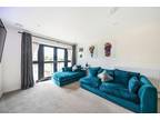 2 bedroom flat for sale in Hudson House, Welwyn Garden City, Hertfordshire, AL7