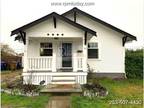 Remodeled 3 Bedroom Craftsman home in Tacoma with large back yard!