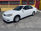 2005 Toyota Camry LE #400092