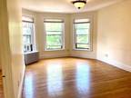 $2,650 - BRIGHT Back Bay 1 bed ~ Hwd Floors, n H/HW Inc. Avl 6/1 295 Newbury St
