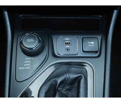 2021 Jeep Cherokee Limited 4X4 is a White 2021 Jeep Cherokee Limited SUV in Friendswood TX