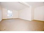 2 bed flat to rent in Newland Street, CM8, Witham