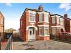 Belgrave Drive, Hull 3 bed semi-detached house for sale -