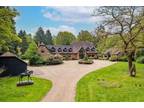 6 bed house for sale in Cholesbury Road, HP23, Tring