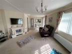 2 bed property for sale in Elm Way, SS11, Wickford