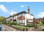 2 bed flat for sale in Forest Court, E11, London