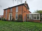 6 bedroom farm house for sale in Great North Road, Markham Moor, Retford, DN22