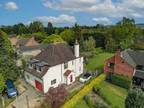 4 bedroom detached house for sale in Carisbrooke Road, Hucclecote, Gloucester