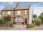 Wrotham Road, Meopham 3 bed semi-detached house for sale -