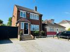 Arthur Road, Rainham 4 bed detached house for sale -