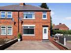 Vicarage Avenue, Gildersome, Leeds 3 bed townhouse to rent - £1,050 pcm (£242