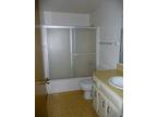 2 bedroom/1 bath near Fred Meyer 1820 Nw Polk Ave #4
