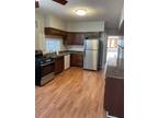 Spacious 3 bedroom Apartment 1847 Gunderson Ave
