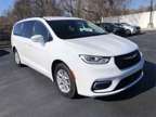 2022 Chrysler Pacifica Touring L 70135 miles