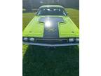 1972 Dodge Challenger rt 1972 Dodge Challenger 7.0 Sportscar Green RWD Automatic