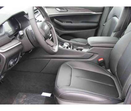 2024NewJeepNewGrand Cherokee LNew4x4 is a Silver 2024 Jeep grand cherokee Car for Sale in Brunswick OH