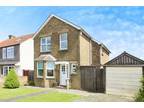 Wises Lane, Sittingbourne 3 bed detached house for sale -