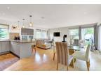 3 bedroom property to let in Wey Meadows, Weybridge, KT13 - £3,500 pcm