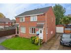 Fall Park Court, Leeds, West. 2 bed semi-detached house for sale -