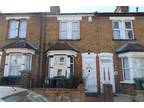 Church Road, Swanscombe, Kent 2 bed terraced house - £1,400 pcm (£323 pw)