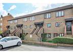 Downside Walk, Brentford, TW8 2 bed flat for sale -