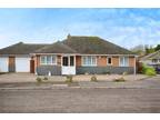 3 bedroom detached bungalow for sale in Comp Gate, Eaton Bray, LU6