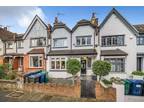 4 bed house for sale in Fairlawn Avenue, N2, London