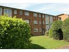 2 bed flat to rent in Chiltern Court, SL4, Windsor