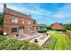 4 bedroom detached house for sale in Hillside Road, Telford, TF2