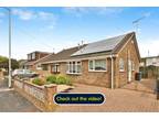 Weardale, Hull, HU7 6DJ 2 bed semi-detached bungalow for sale -