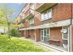 2 bedroom maisonette for sale in Nunhead Lane, Peckham, London, SE15