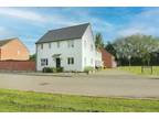 3 bedroom detached house for sale in Grangewood Park Avenue, Burnham-On-Crouch